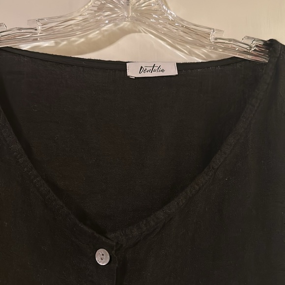 High quality linen cropped jacket in black by Devitalia, fits size s to m. - Picture 2 of 4